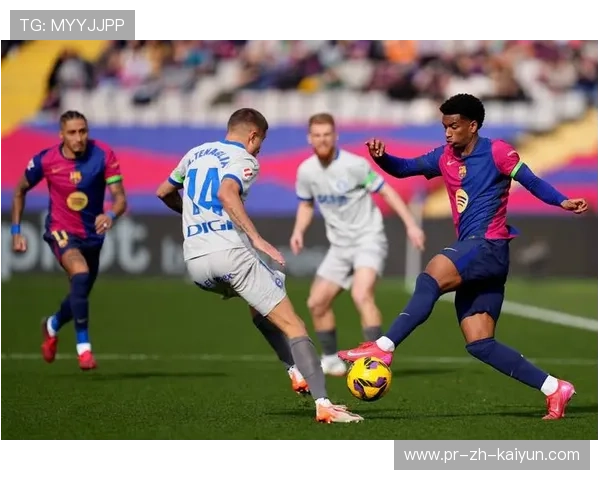 皇马止连胜巴萨强势翻盘！莱万戴帽轰出王者气