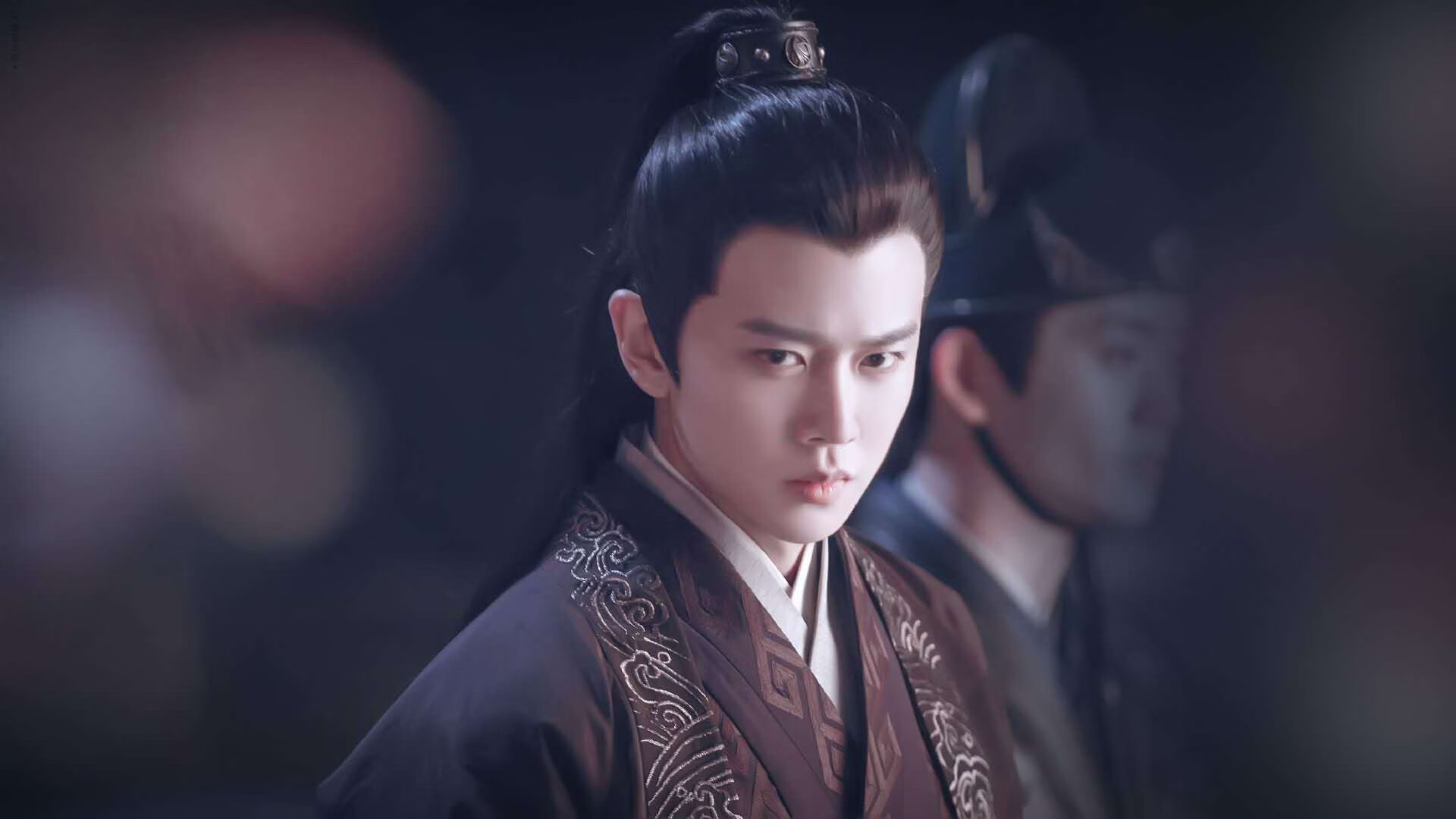 球队在暂停后应优先稳定节奏还是调整战术，暂停时队员必须离开比赛场区吗